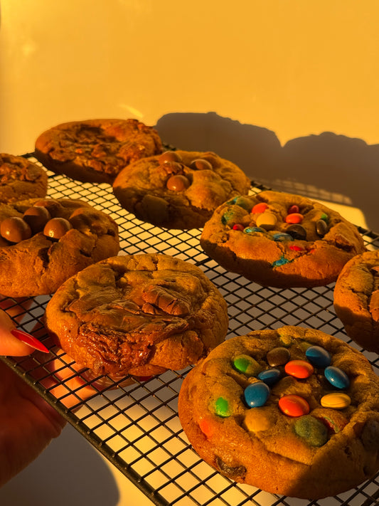 Box of six cookies - m&ms